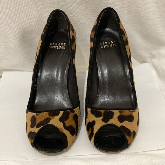 Gorgeous Wedge Leopard Print Stuart Weiztman heels Size 6 - Picture 7 of 11